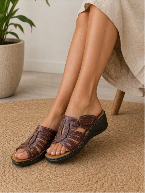 Clarks Shoes - Women's Clarks Bendables Brown Leather Sandals Size 8